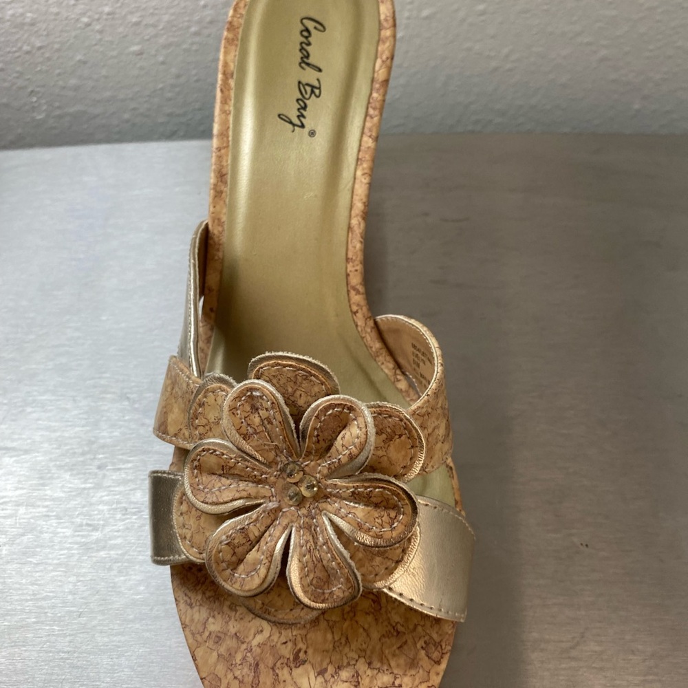 WOMENS CORAL BAY Gold Wedge Sandals - Picture 12 of 15